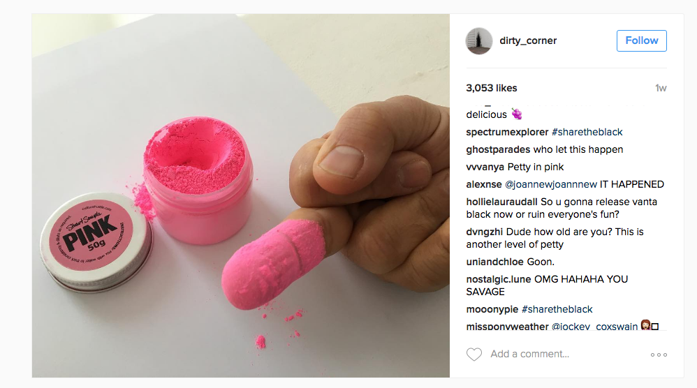 Image via le compte Instagram officiel d'Anish Kapoor @dirty_corner