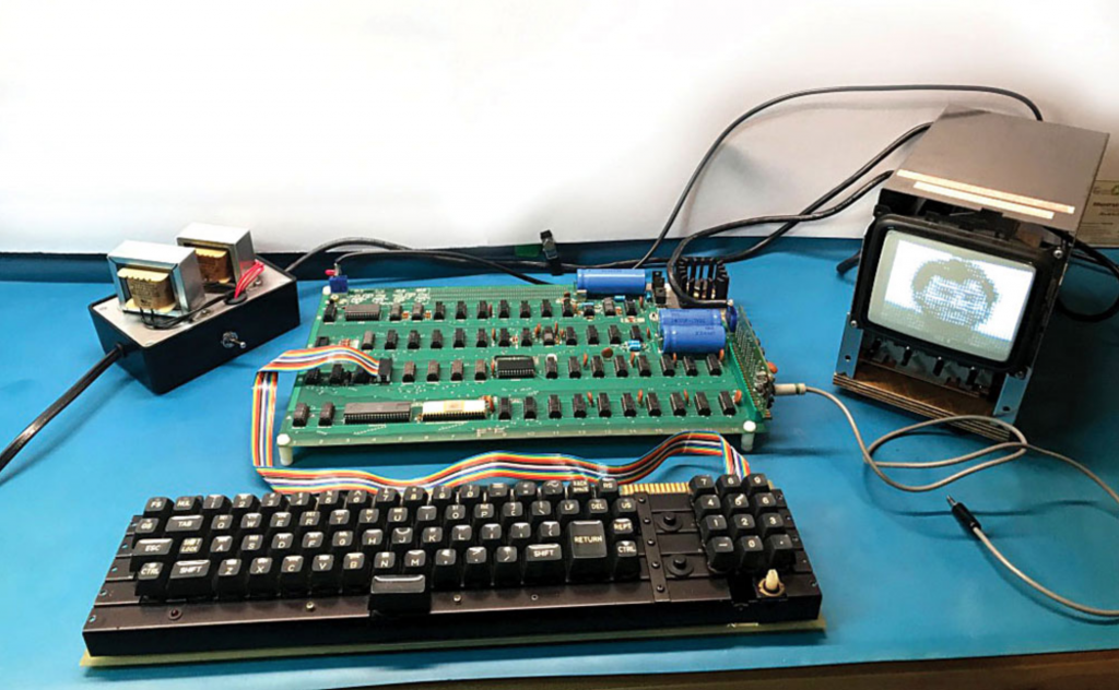 "Apple-1", uppe till auktion i september. Foto via RR Auction.