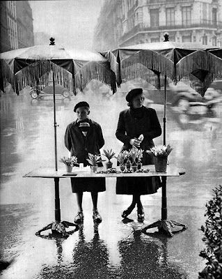 Robert Doisneau Izis, 1er mai 1950 à Paris, Place Victor Basch Image via rol-benzaken.centerblog.net