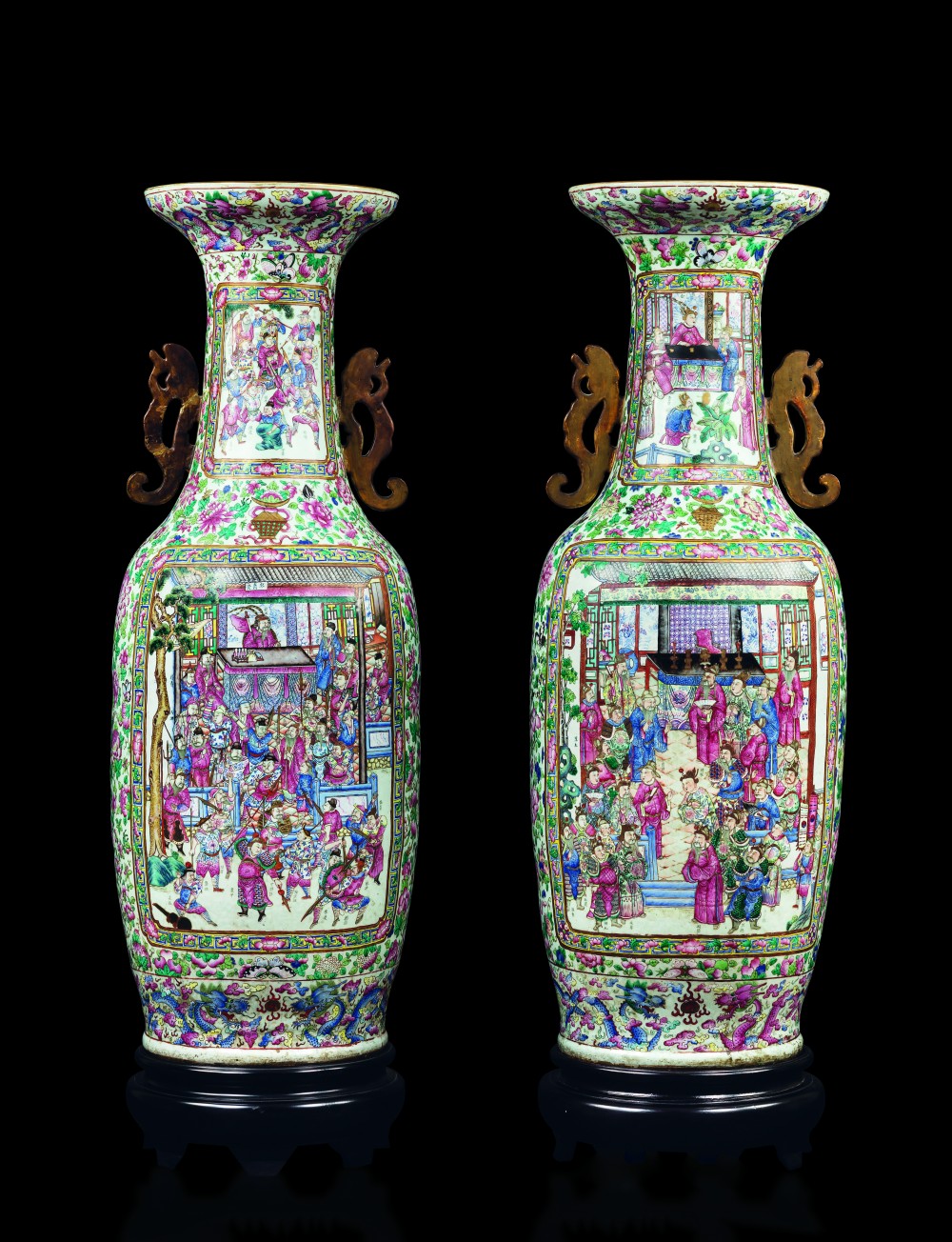 Pair of double-handled Pink Family porcelain vases. Bild: Cambi