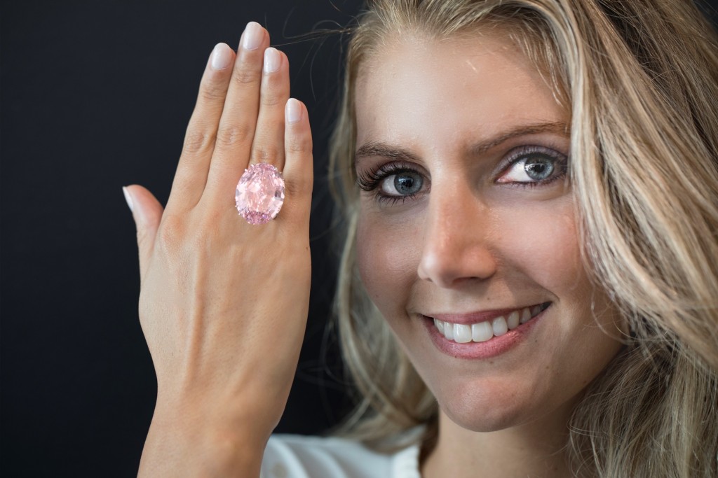 Le "Pink Star" vendu 71,2 millions de dollars chez Sotheby's Hong Kong Image: Sotheby's
