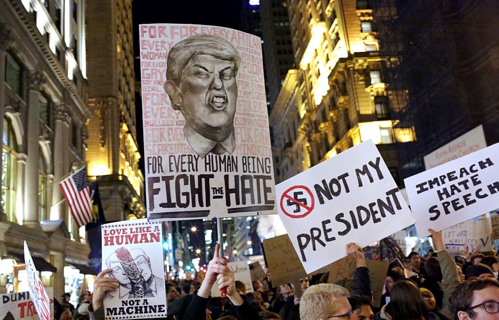 Une manifestation contre Trump le 12 novembre 2016 à New York Image: courtesy Yana Paskova/Getty Images.