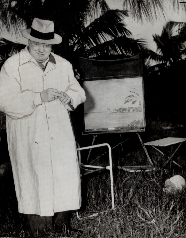 Churchill with the the painting of the Giza Pyramids