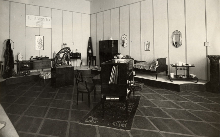 Biennale di Monza, 1927, ‘Sala del Labirinto’ med design av bla Ponti, Lanci,Venini och Chiesa. Bild: inexhibit.com