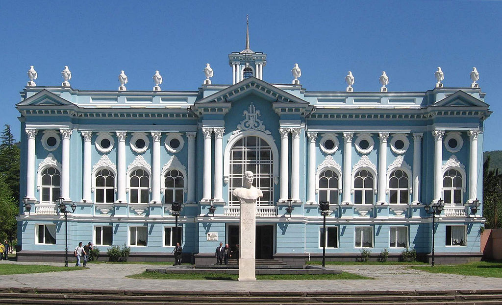 Théâtre Senaki, image via Wikipédia