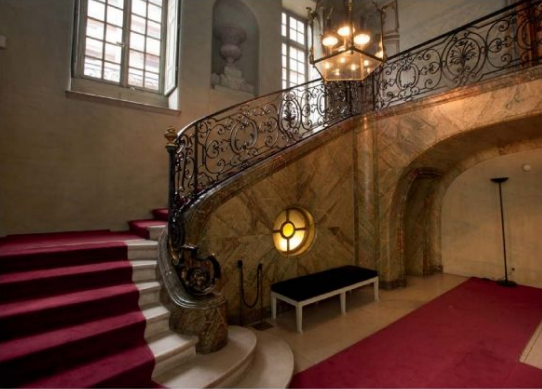 L'Hôtel a été construit en 1903 dans le style Louis XVI Image: Aguttes