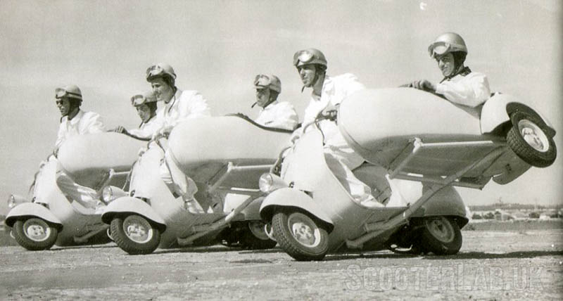 Vespa med sidovagn, bild via ScooterLab